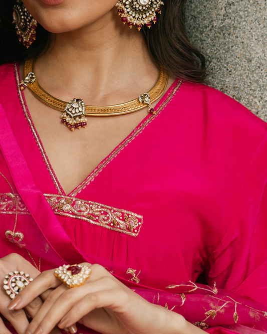 Red Antique Gold Choker